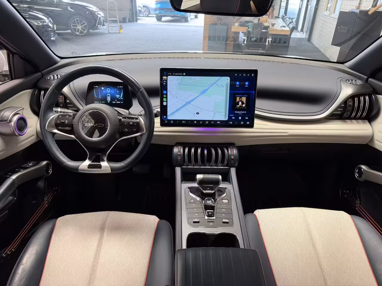 BYD Atto 3 (SOH 94%) DESIGN 60 kWh WLTP 420 KM * 45 STUKS OP VOORRAAD* APPLE CARPLAY/ ANDROID AUTO EL