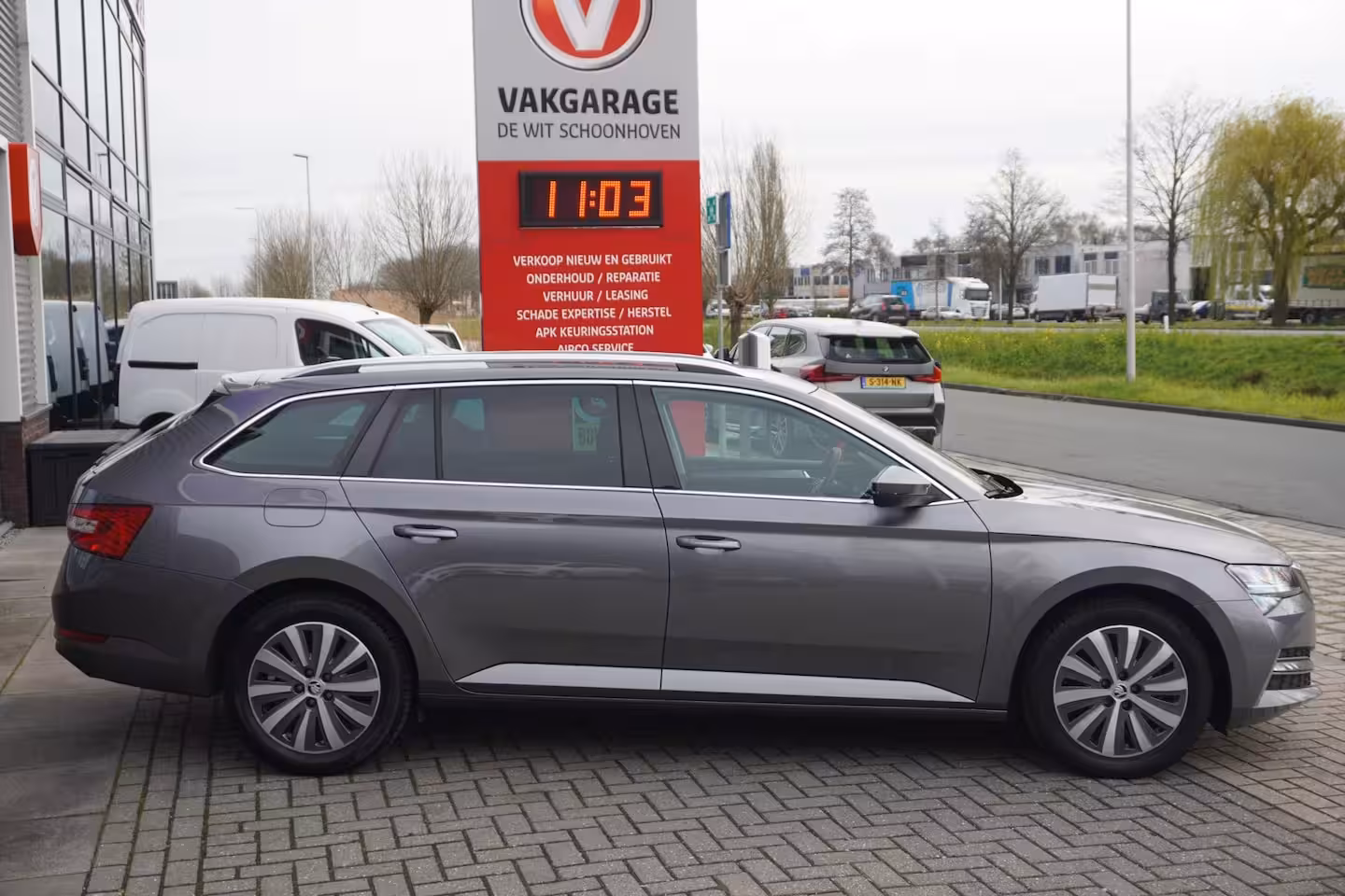 Skoda Superb Combi 1.4 TSI iV Business Edition / ACC / Memory / Carplay / Stoelverwarming / Trekhaak
