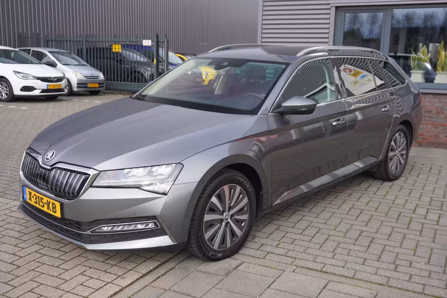 Skoda Superb Combi 1.4 TSI iV Business Edition / ACC / Memory / Carplay / Stoelverwarming / Trekhaak