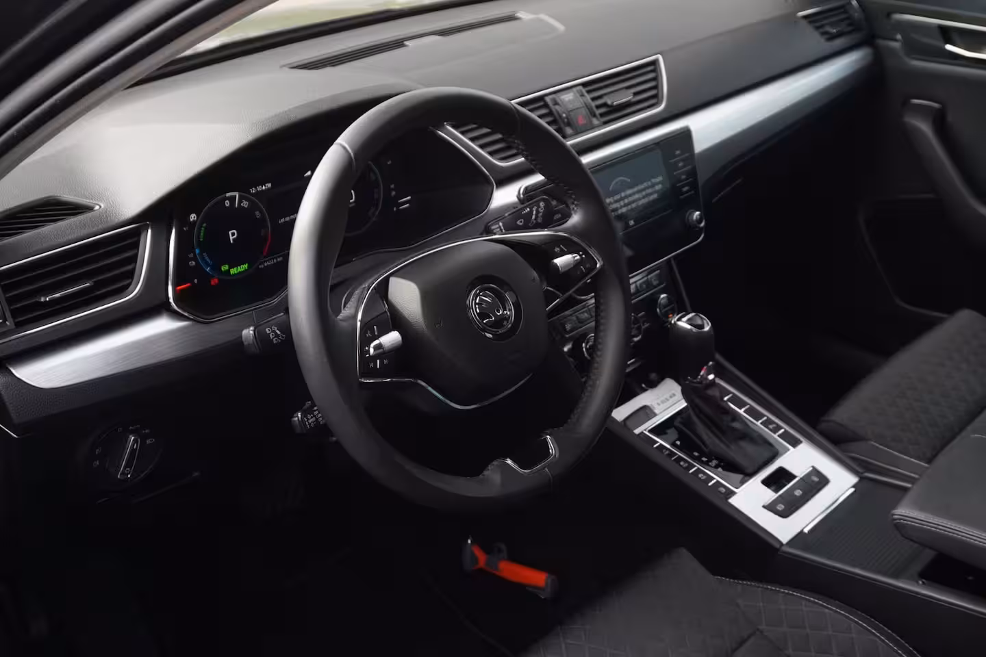 Skoda Superb Combi 1.4 TSI iV Business Edition / ACC / Memory / Carplay / Stoelverwarming / Trekhaak