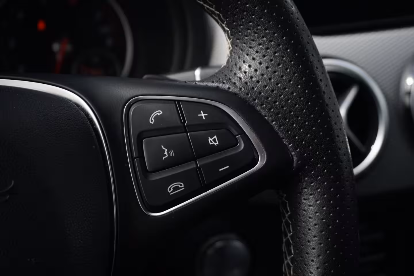 Mercedes-Benz B-klasse 180 Ambition / Incl setje Winterwielen / Pano / Stoelverwarming / Trekhaak