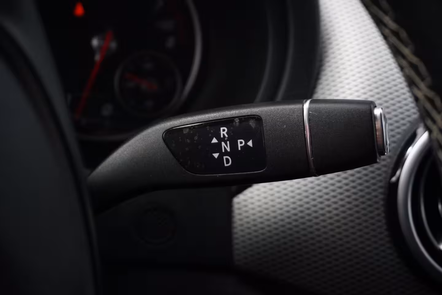 Mercedes-Benz B-klasse 180 Ambition / Incl setje Winterwielen / Pano / Stoelverwarming / Trekhaak