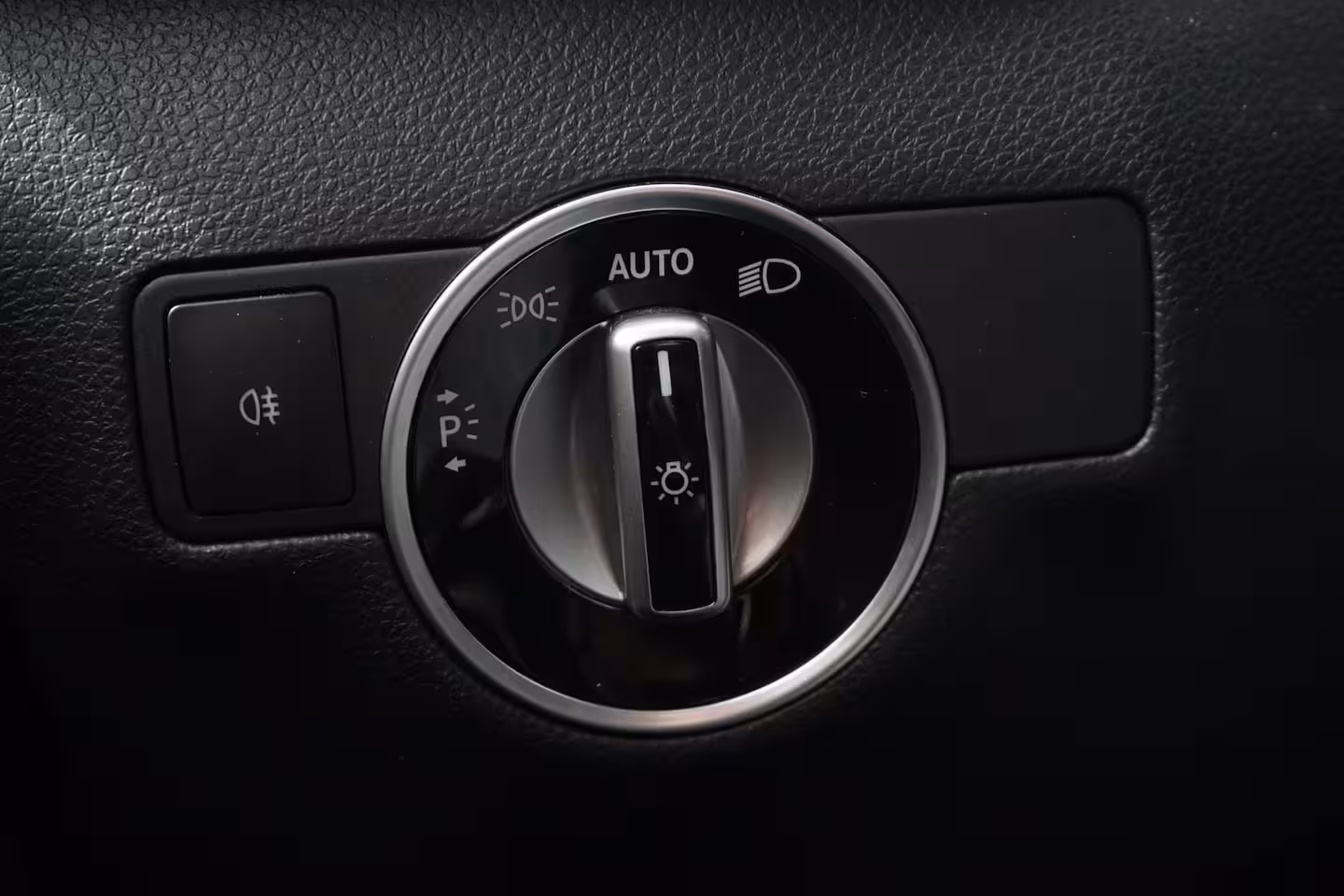 Mercedes-Benz B-klasse 180 Ambition / Incl setje Winterwielen / Pano / Stoelverwarming / Trekhaak