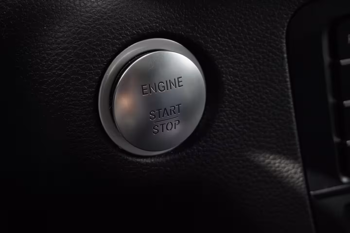 Mercedes-Benz B-klasse 180 Ambition / Incl setje Winterwielen / Pano / Stoelverwarming / Trekhaak