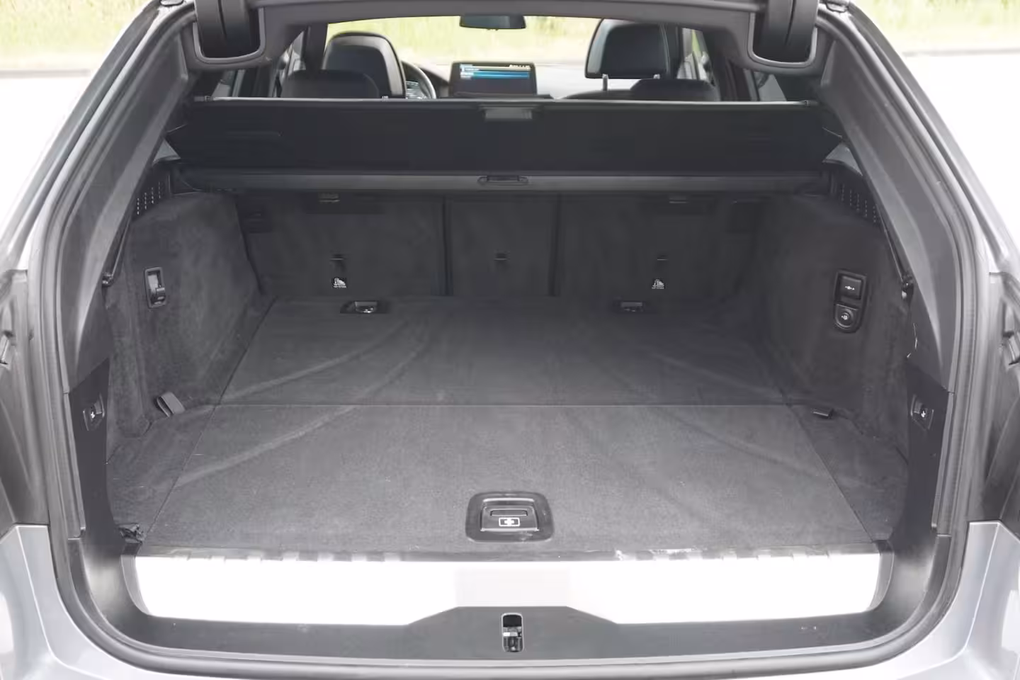 BMW 5-serie Touring 530e Business Edition Plus / M- Sport / Trekhaak / Pano / HUD / Drive assist prof / Harman