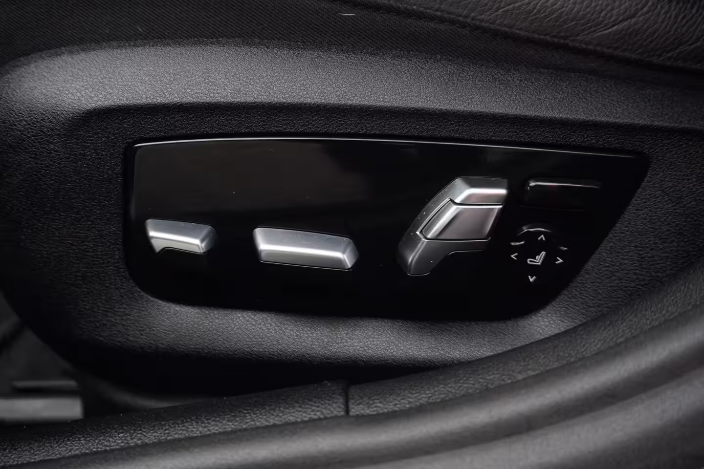 BMW 5-serie Touring 530e Business Edition Plus / M- Sport / Trekhaak / Pano / HUD / Drive assist prof / Harman