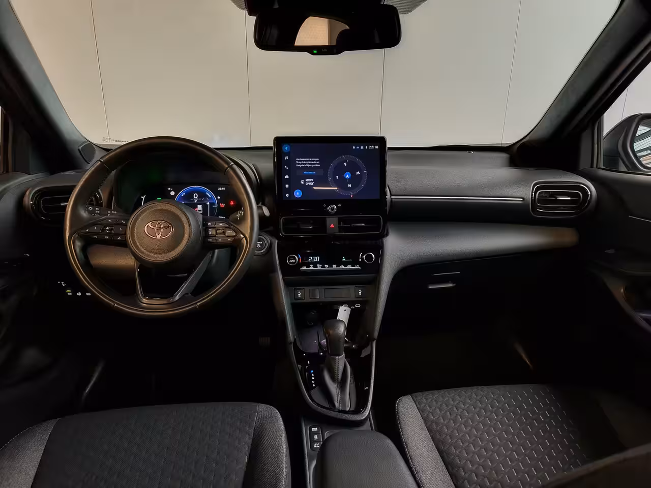 Toyota Yaris Cross 1.5 Hybrid 115 First Edition Rijklaar + Fabrieksgarantie Rijklaar “Sinds 1970 | 5.000+ rev