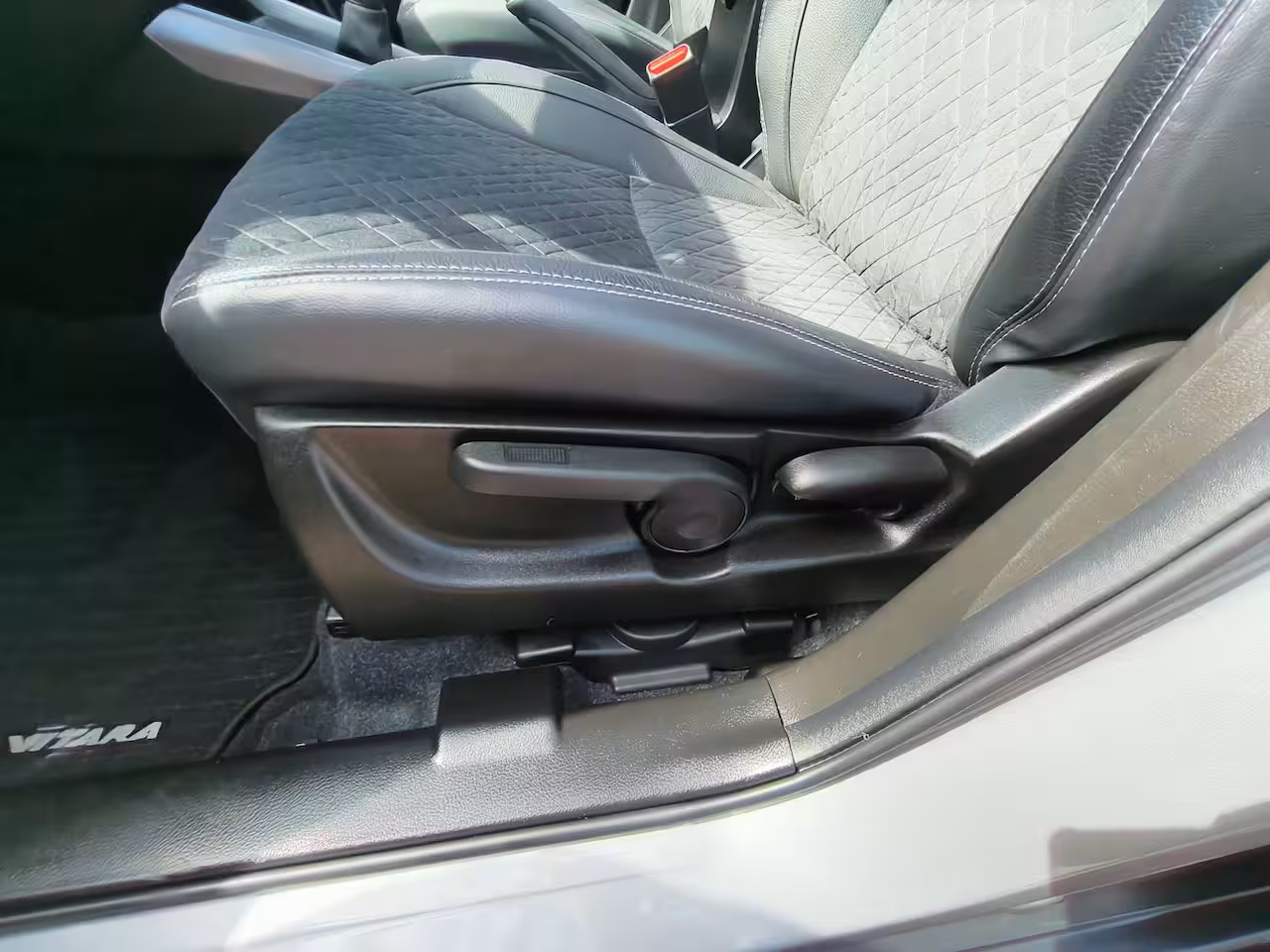 Suzuki Vitara 1.4 Boosterjet Style Rhino Edition Smart Hybrid + Panoramadak Fabrieksgarantie Rijklaar “S