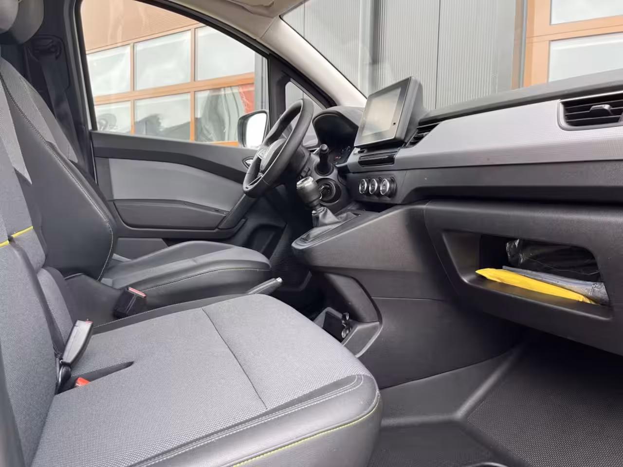 Renault Kangoo 1.5 Blue dCi 95pk E6 Comfort 3p Lease €276 p/m Airco, Navi, apple carplay/android, Camera,
