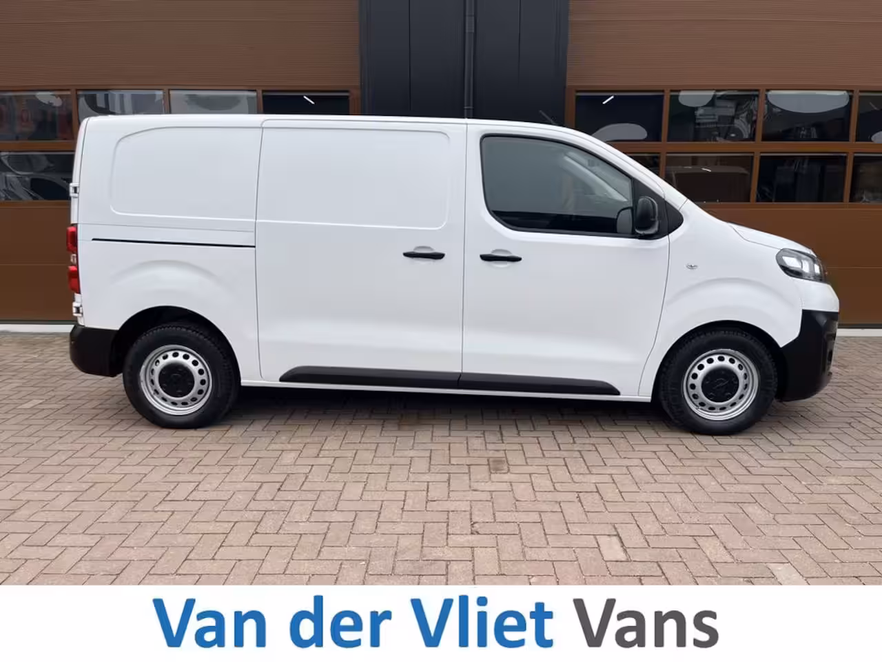 Opel Vivaro 2.0 CDTI 123pk E6 L2 Edition Automaat Lease €287p/m, Trekhaak, Airco, PDC, Navi, Carplay,