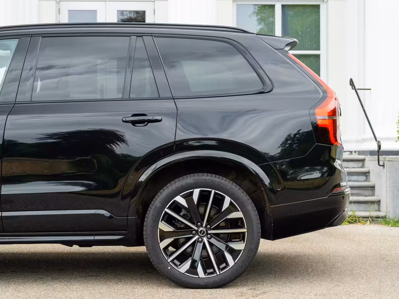 Volvo XC90 2.0 T8 Plug-in hybrid AWD Ultra Dark | Pano | HarmanK | Head-up | Trekhaak |