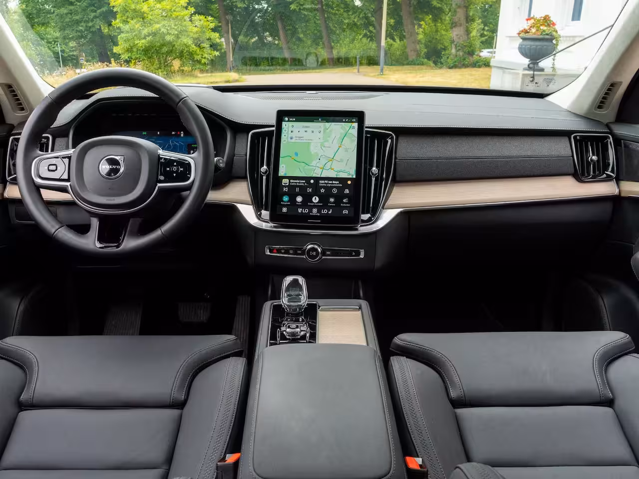 Volvo XC90 2.0 T8 Plug-in hybrid AWD Ultra Dark | Pano | HarmanK | Head-up | Trekhaak |