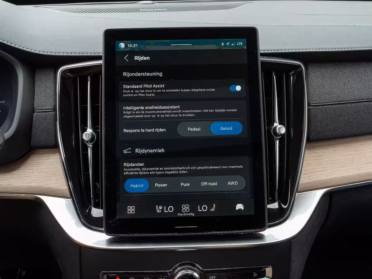 Volvo XC90 2.0 T8 Plug-in hybrid AWD Ultra Dark | Pano | HarmanK | Head-up | Trekhaak |