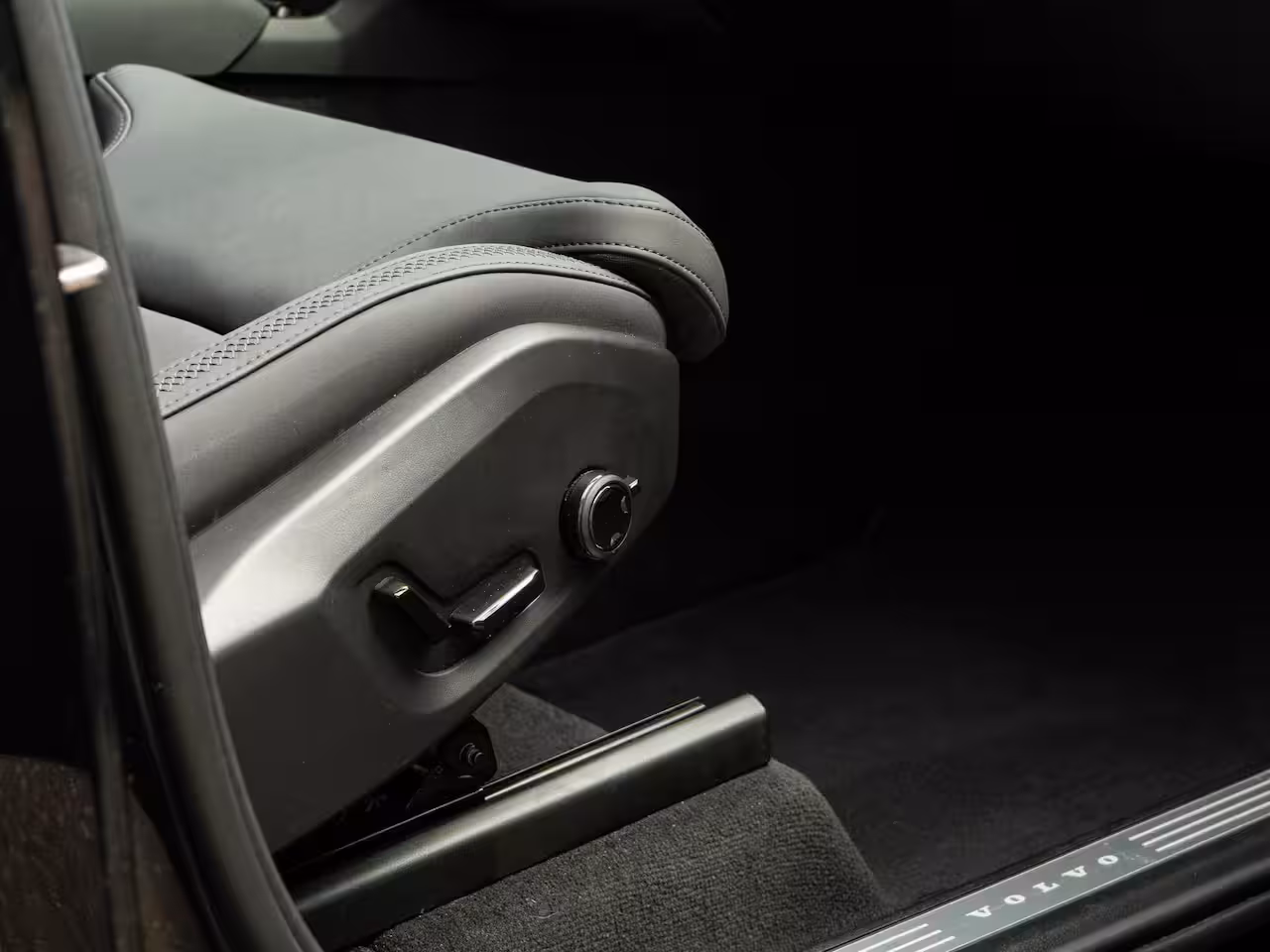 Volvo XC90 2.0 T8 Plug-in hybrid AWD Ultra Dark | Pano | HarmanK | Head-up | Trekhaak |