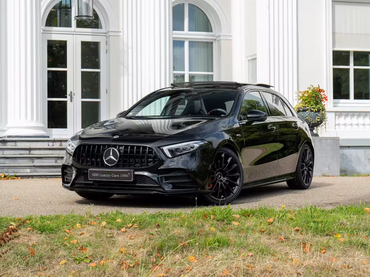 Mercedes-Benz A-klasse AMG 35 4MATIC Premium | Pano | Kuipstoelen | Head-up | Head-up | Burmeister |