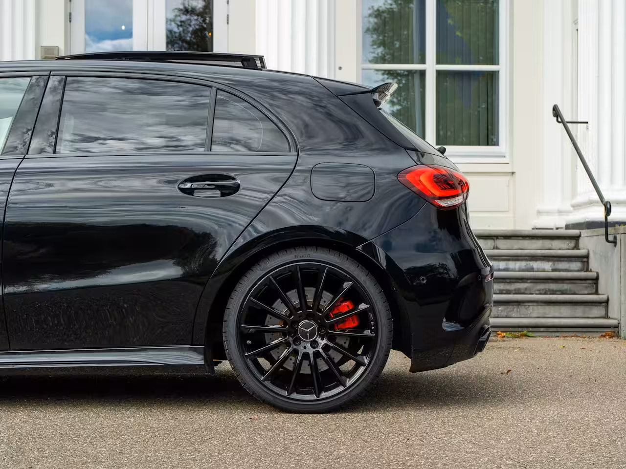 Mercedes-Benz A-klasse AMG 35 4MATIC Premium | Pano | Kuipstoelen | Head-up | Head-up | Burmeister |