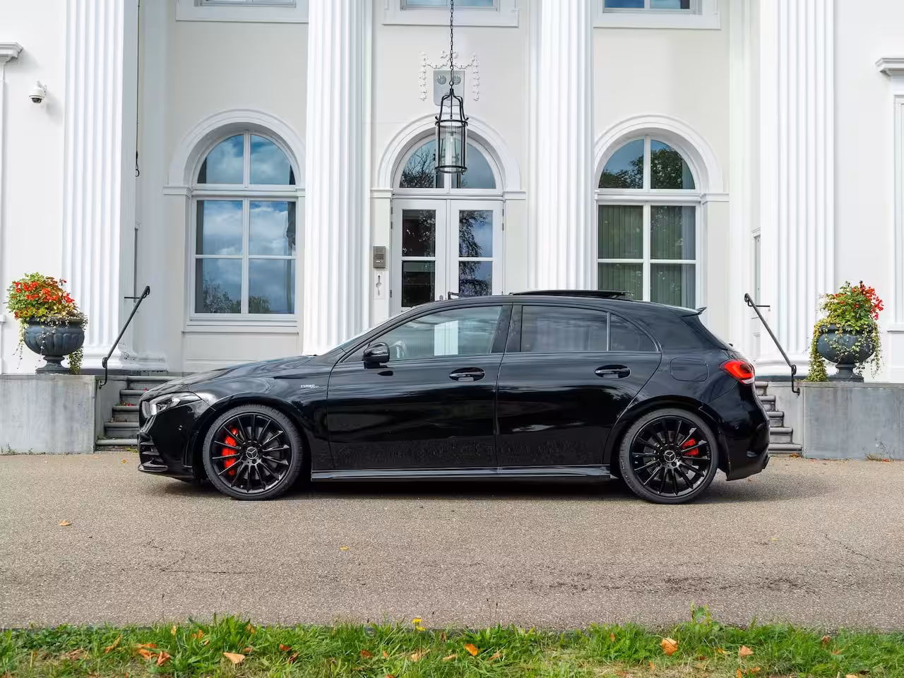 Mercedes-Benz A-klasse AMG 35 4MATIC Premium | Pano | Kuipstoelen | Head-up | Head-up | Burmeister |