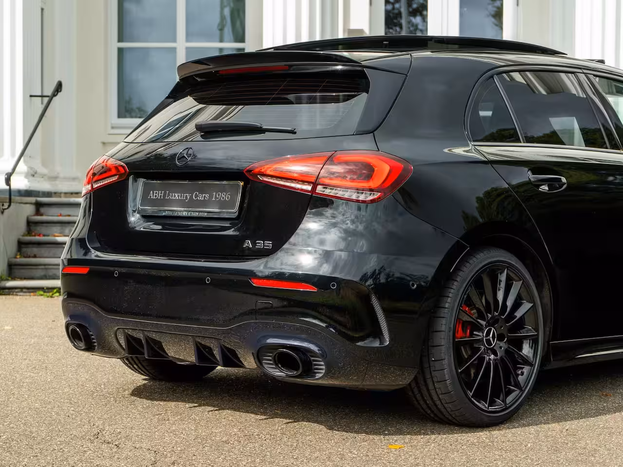 Mercedes-Benz A-klasse AMG 35 4MATIC Premium | Pano | Kuipstoelen | Head-up | Head-up | Burmeister |
