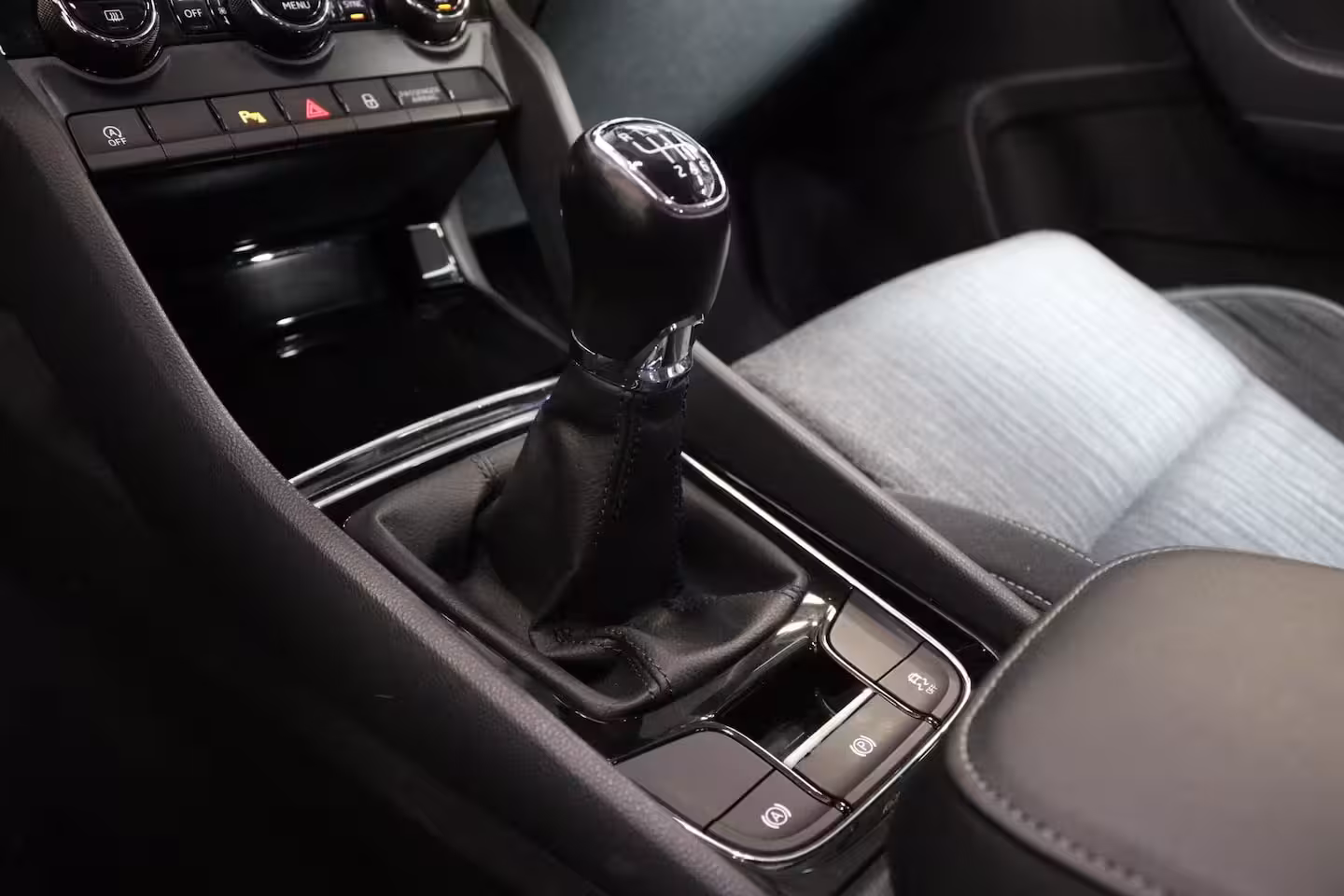 Skoda Karoq 1.0 TSI Business Edition | Camera | Stoelverw. | Navi | Dealer OH | NL AUTO |