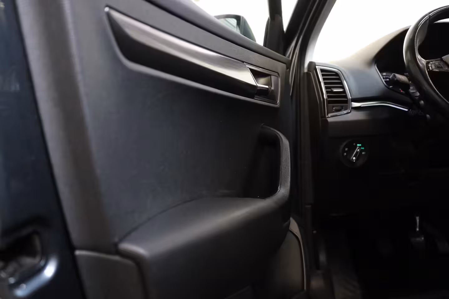 Skoda Karoq 1.0 TSI Business Edition | Camera | Stoelverw. | Navi | Dealer OH | NL AUTO |