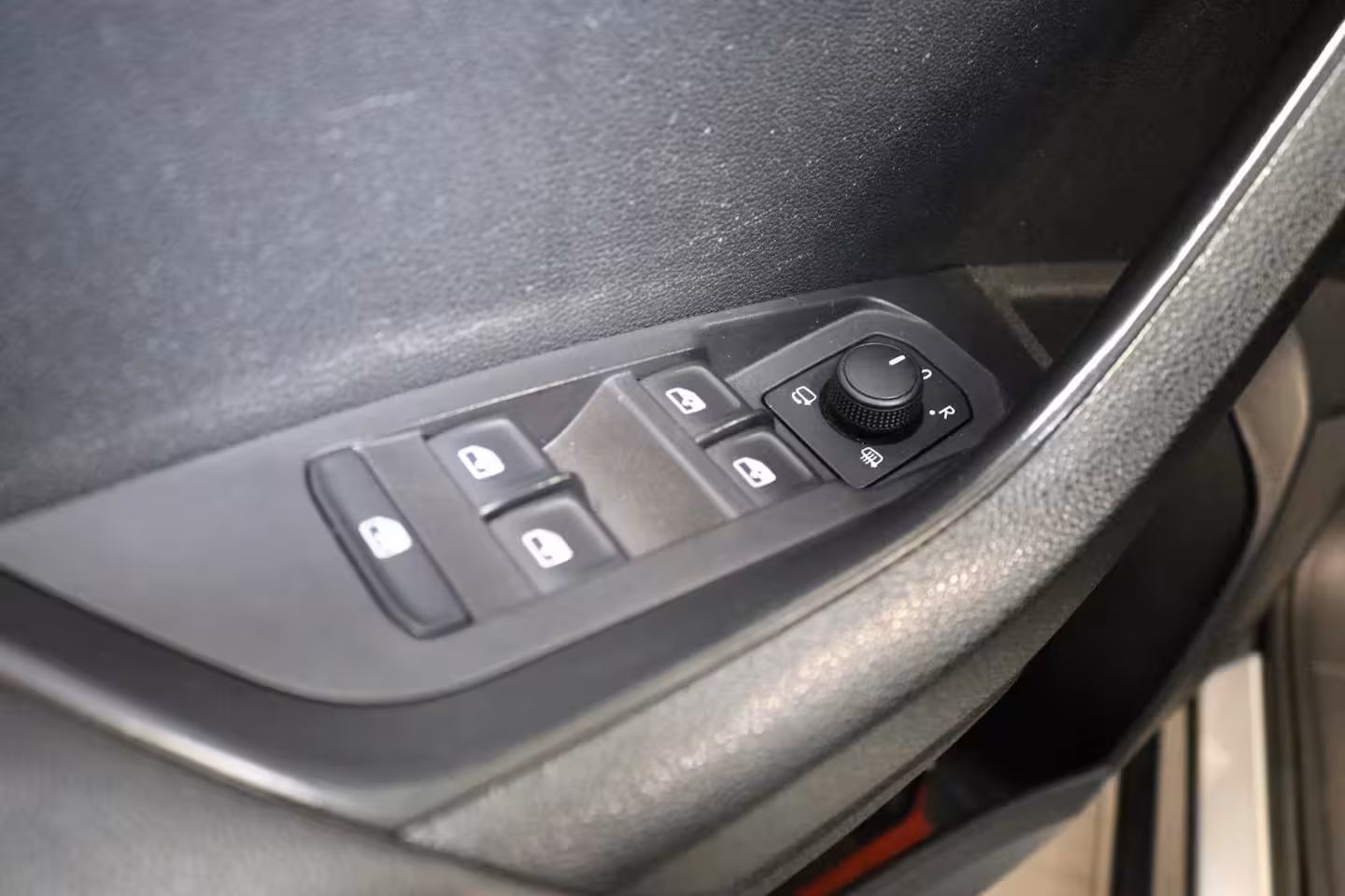 Skoda Karoq 1.0 TSI Business Edition | Camera | Stoelverw. | Navi | Dealer OH | NL AUTO |