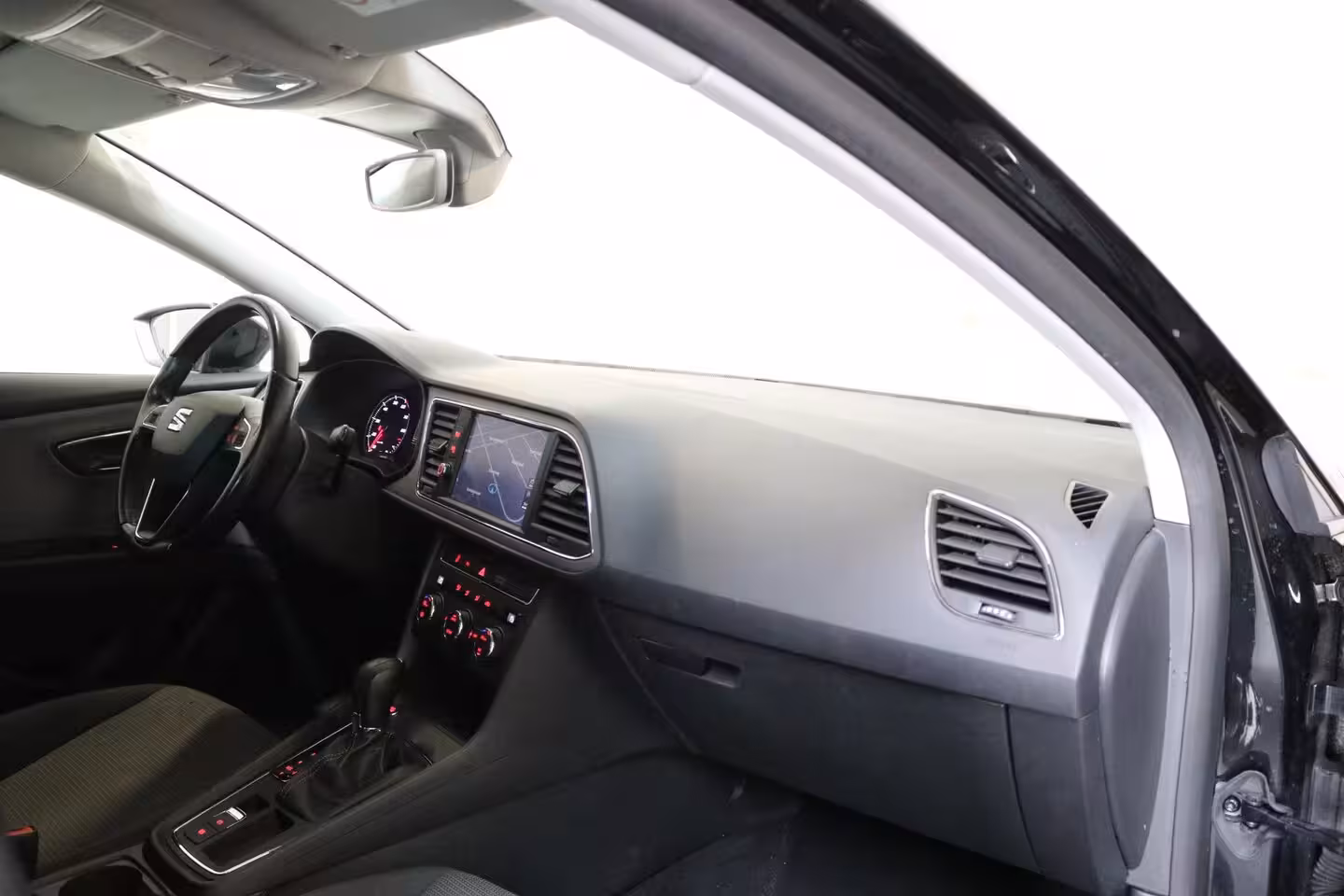 Seat Leon Automaat uit 2017 | Navi | CarPlay | Cruise | Rijdt top | Scherp geprijsd