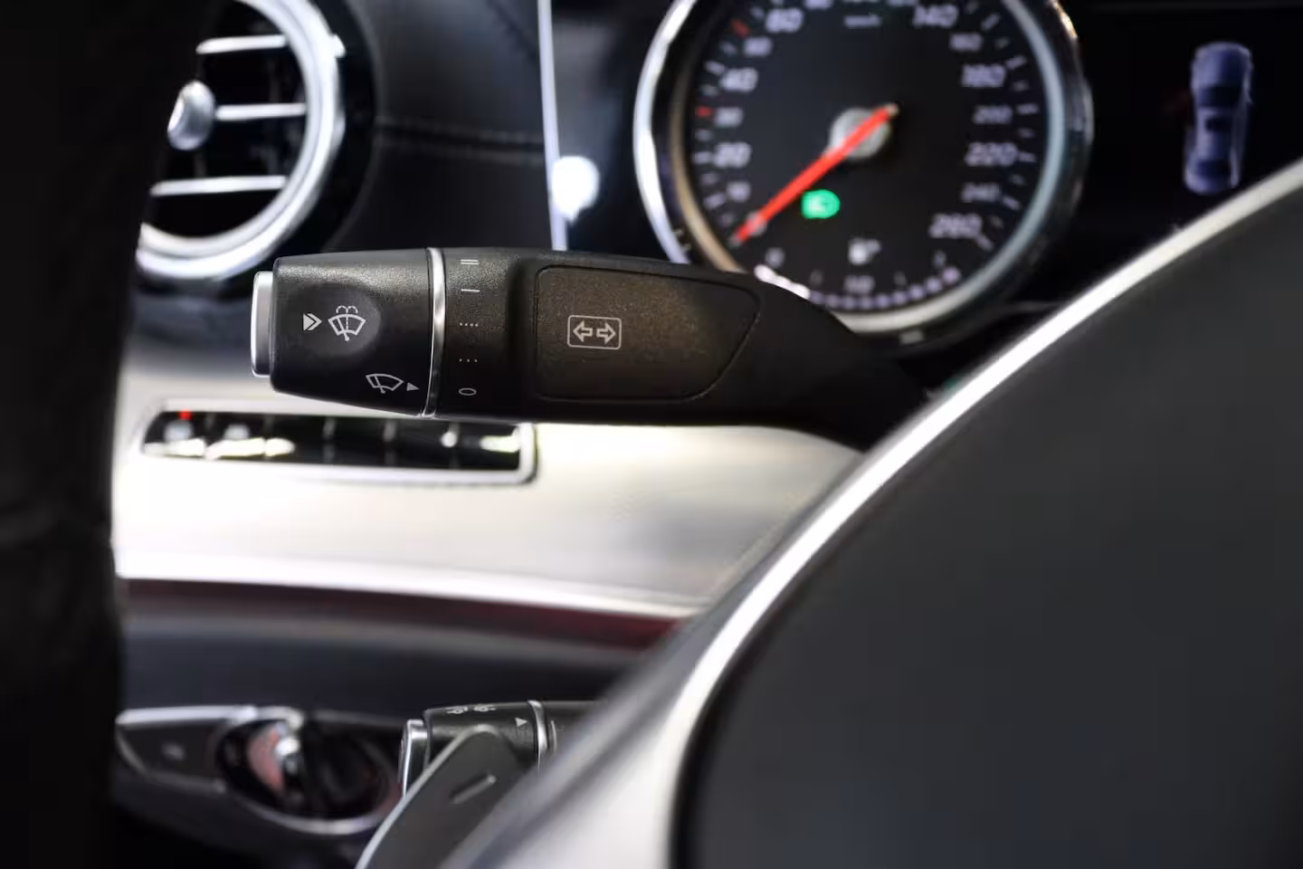 Mercedes-Benz E-klasse 200 AMG | PANO | SFEERVERLICHTING | CAMERA | NAP | NL AUTO |