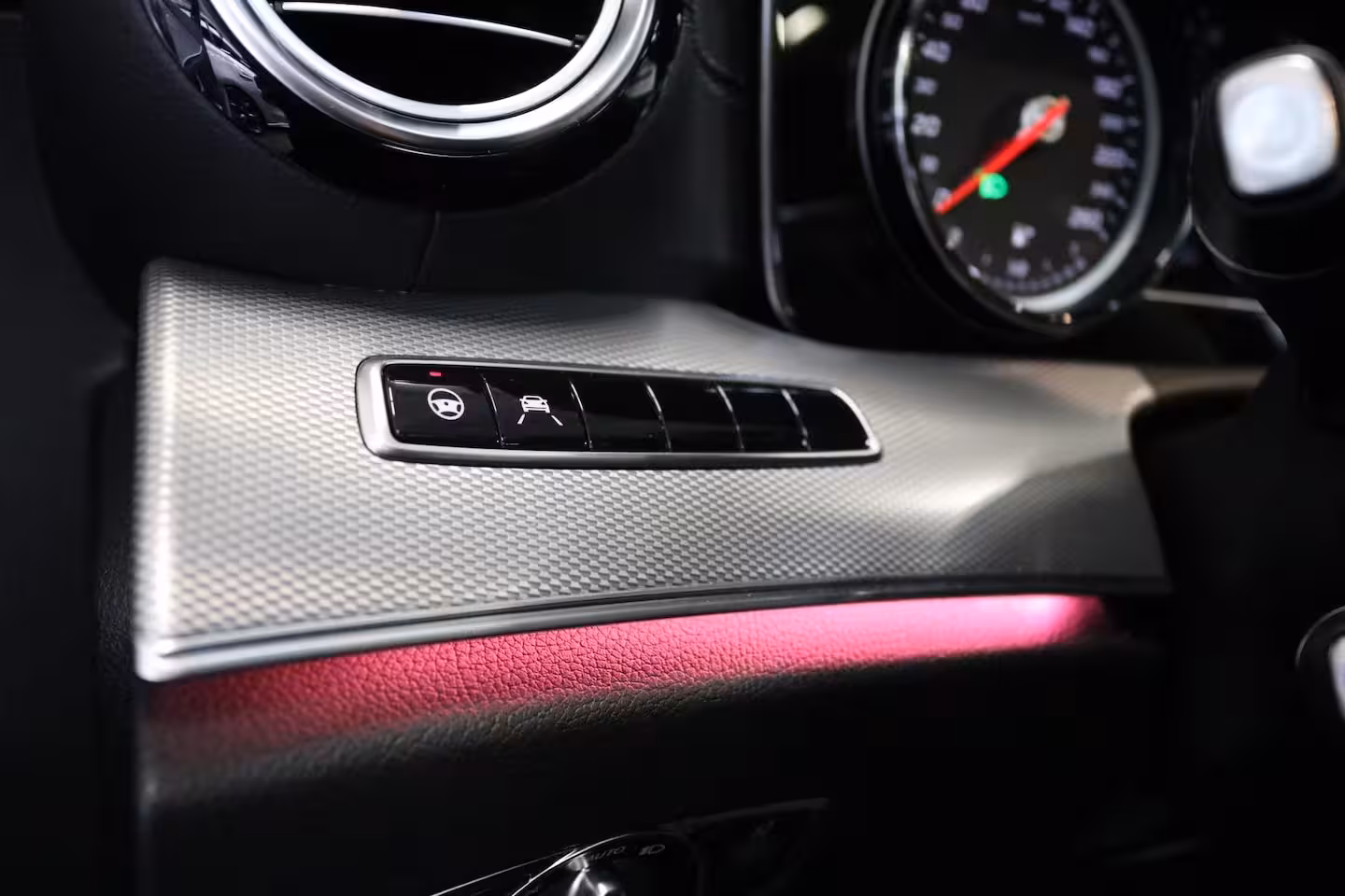 Mercedes-Benz E-klasse 200 AMG | PANO | SFEERVERLICHTING | CAMERA | NAP | NL AUTO |