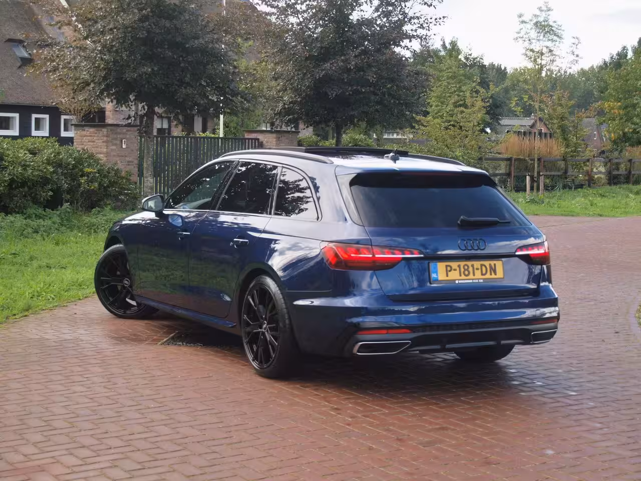 Audi A4 Avant 40 TFSI quattro S edition Competition | Panoramadak | Camera | Bang & Olufsen | Memory sto