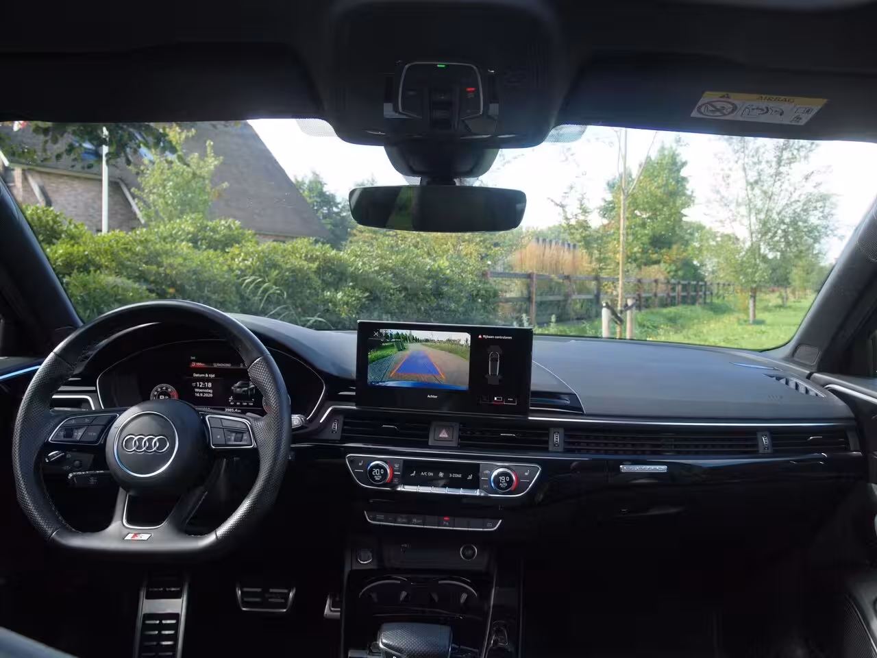 Audi A4 Avant 40 TFSI quattro S edition Competition | Panoramadak | Camera | Bang & Olufsen | Memory sto