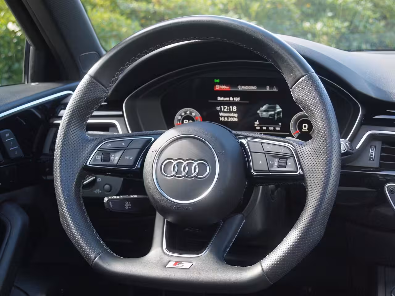 Audi A4 Avant 40 TFSI quattro S edition Competition | Panoramadak | Camera | Bang & Olufsen | Memory sto