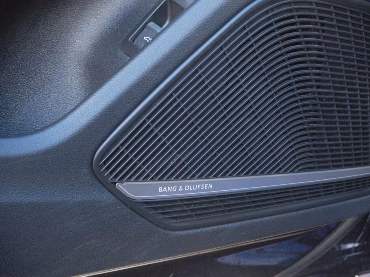 Audi A4 Avant 40 TFSI quattro S edition Competition | Panoramadak | Camera | Bang & Olufsen | Memory sto