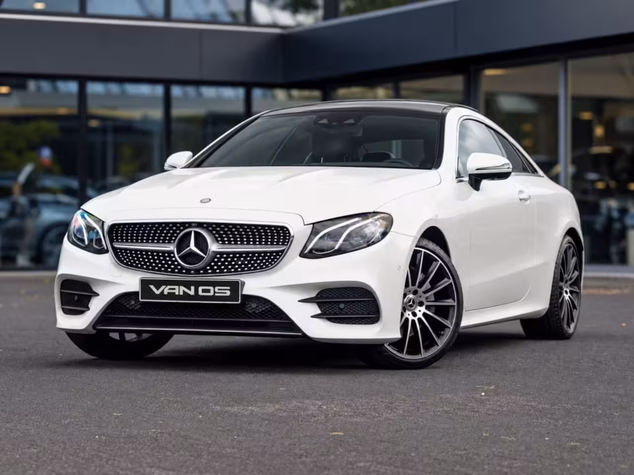 Mercedes-Benz E-klasse Coupé E 200 AMG Line | Pano | Leer | Widescreen | 20 Inch