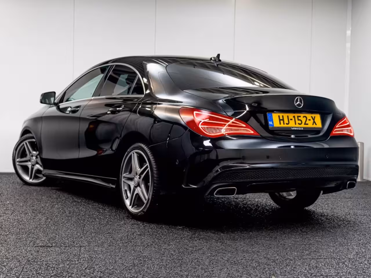 Mercedes-Benz CLA-Klasse CLA 180 AMG Line