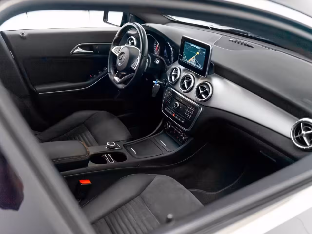 Mercedes-Benz CLA-Klasse CLA 180 AMG Line