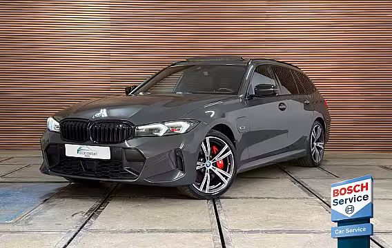 BMW 3-serie Touring 330e M-Sport Pro | LCI | Dravitgrau | 292PK | Plug-in Hybrid |Carplay | 19” | Harman Kardo