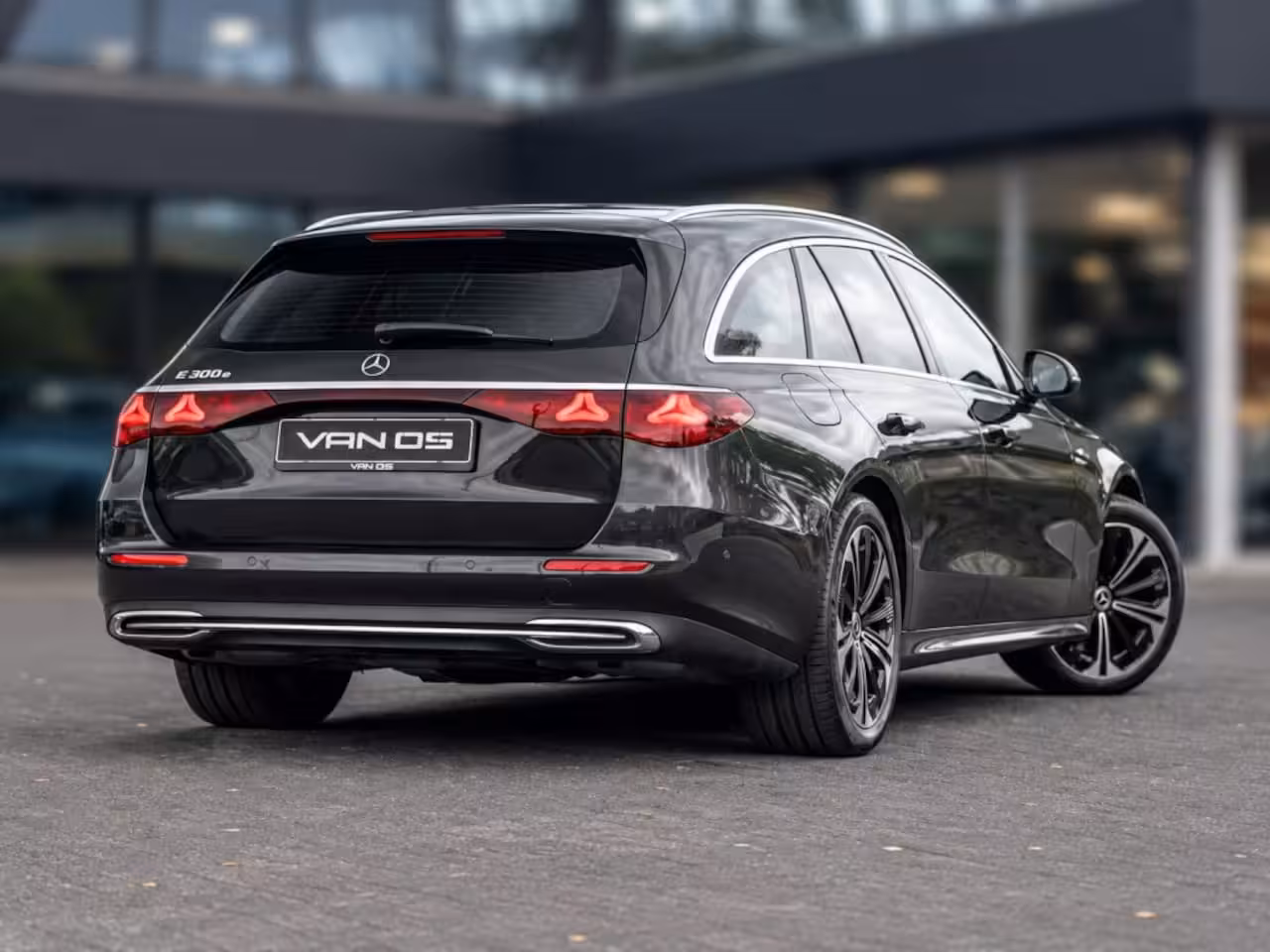 Mercedes-Benz E-klasse Estate E 300e T Avantgarde | Trekhaak | Leer | Rij-assistentiepakket