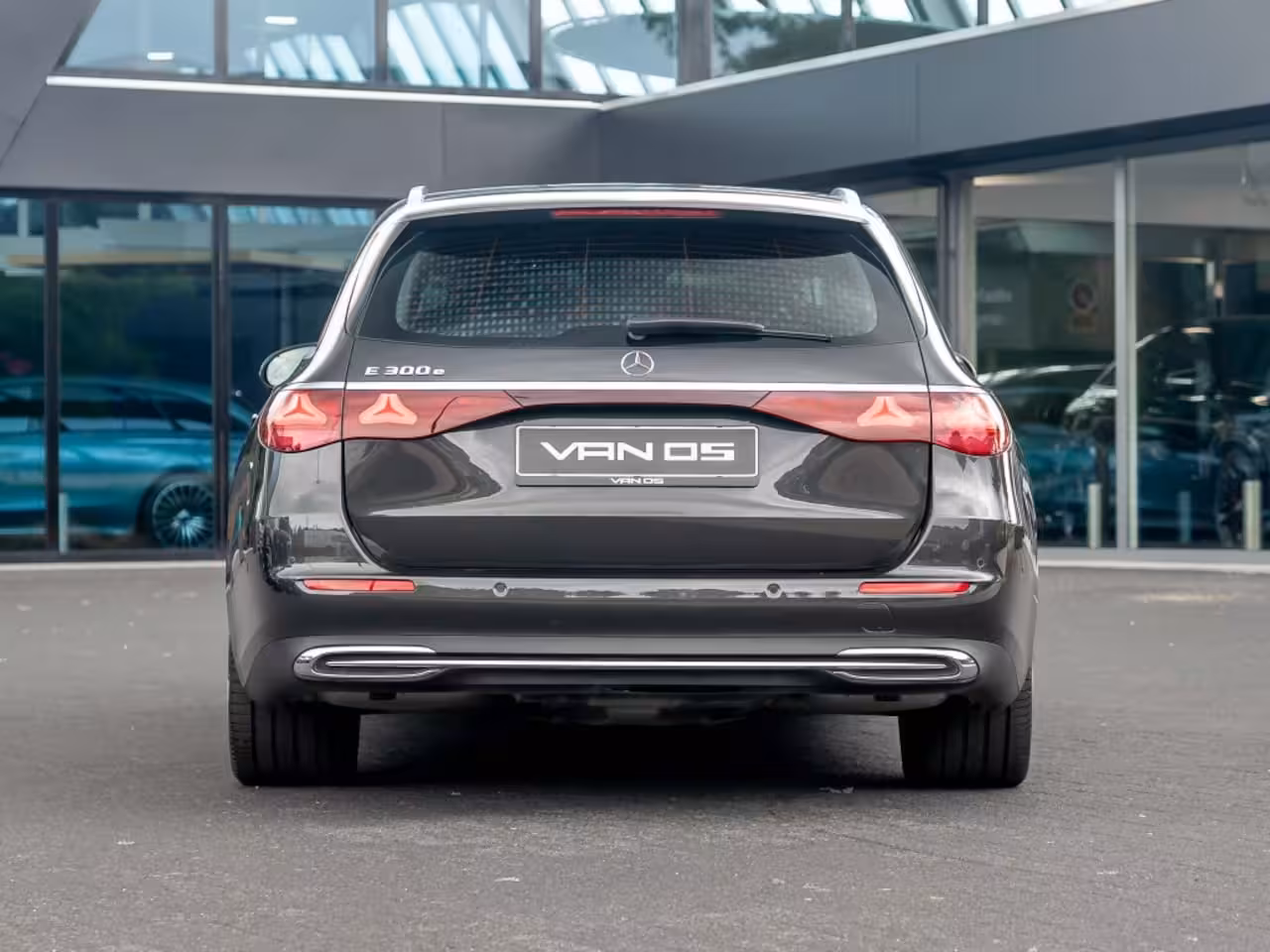 Mercedes-Benz E-klasse Estate E 300e T Avantgarde | Trekhaak | Leer | Rij-assistentiepakket