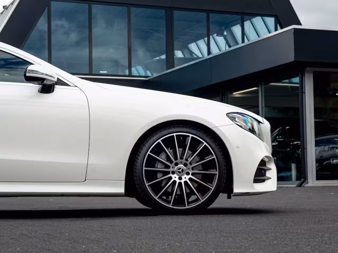 Mercedes-Benz E-klasse Coupé E 200 AMG Line | Pano | Leer | Widescreen | 20 Inch