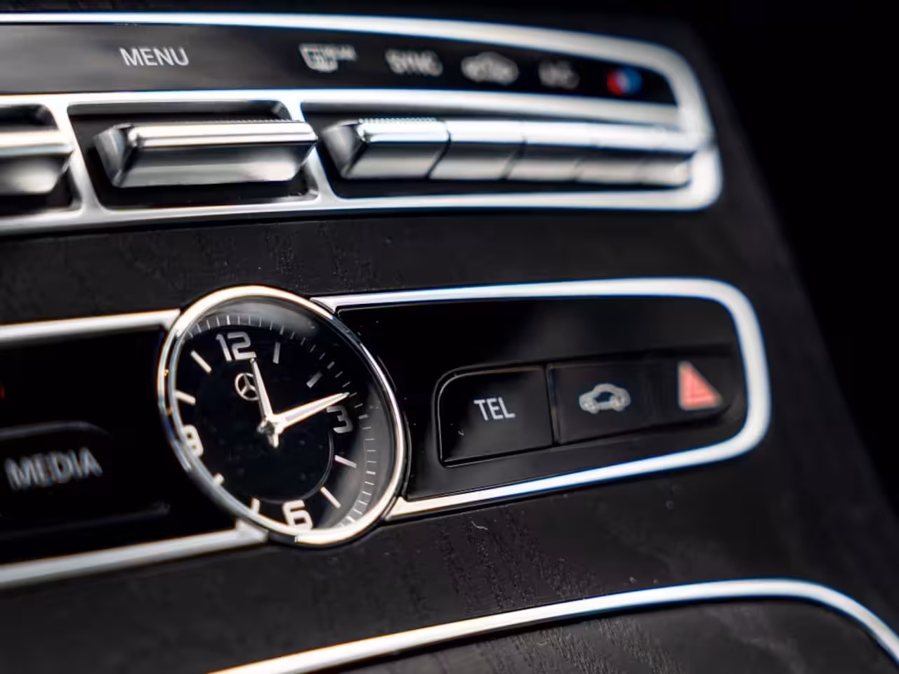 Mercedes-Benz E-klasse Coupé E 200 AMG Line | Pano | Leer | Widescreen | 20 Inch