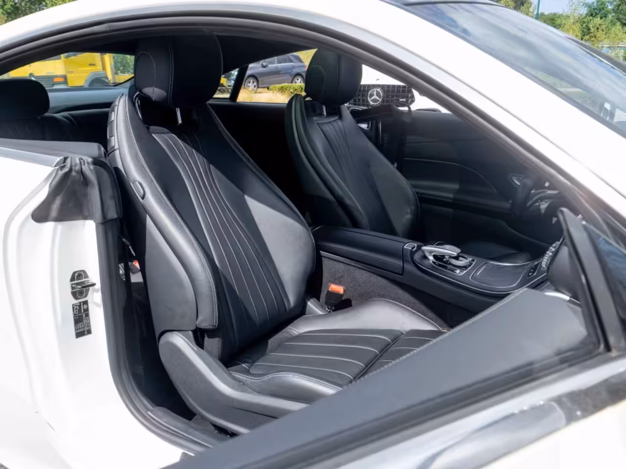 Mercedes-Benz E-klasse Coupé E 200 AMG Line | Pano | Leer | Widescreen | 20 Inch