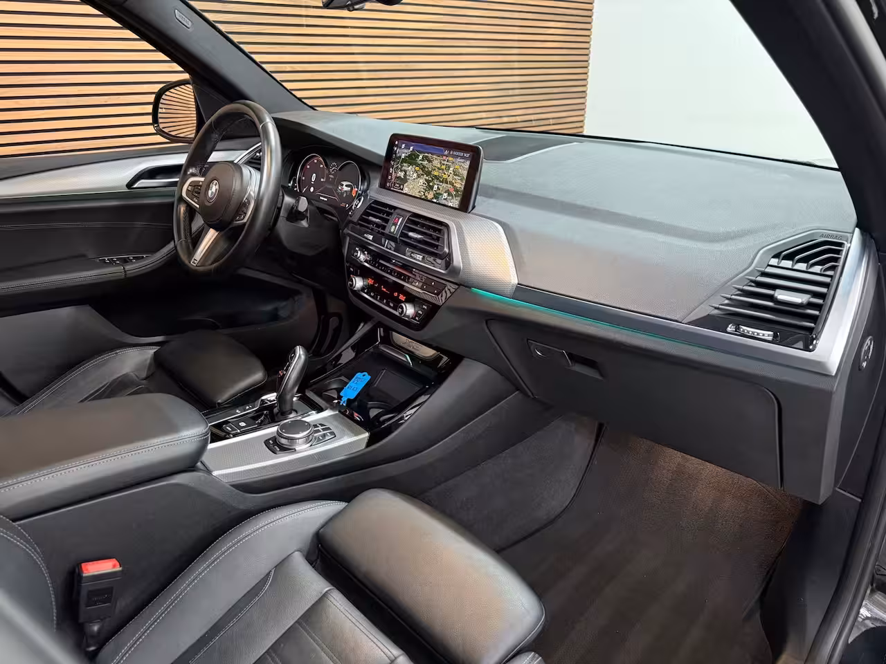 BMW X3 XDrive30i High Ex. M-Sport | Shadow-Line | Pano | Trekhaak | 20"| Ambient | Driving + Park