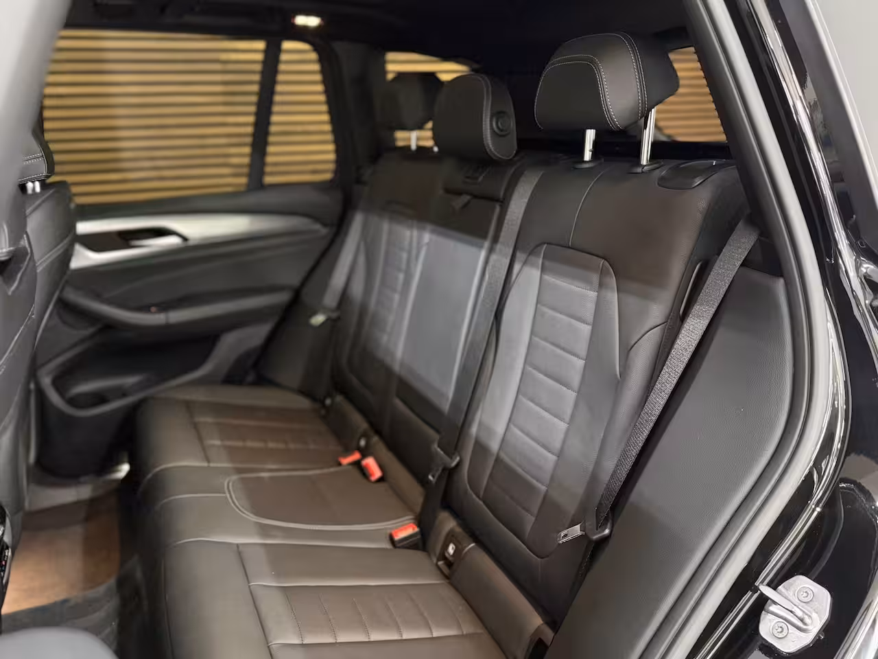 BMW X3 XDrive30i High Ex. M-Sport | Shadow-Line | Pano | Trekhaak | 20"| Ambient | Driving + Park