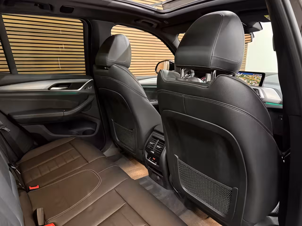 BMW X3 XDrive30i High Ex. M-Sport | Shadow-Line | Pano | Trekhaak | 20"| Ambient | Driving + Park