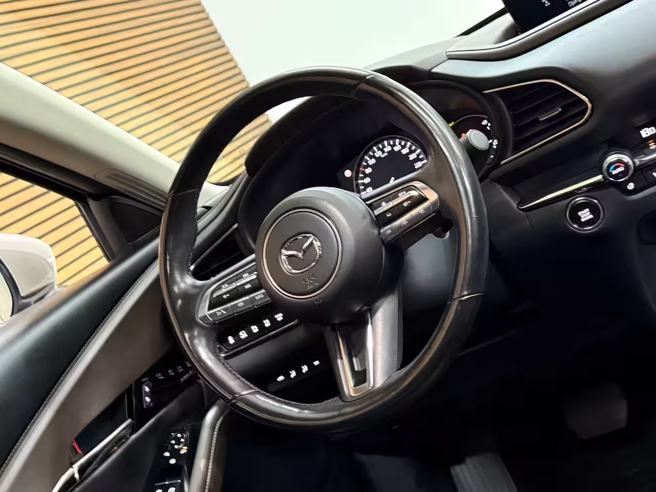 Mazda CX-30 2.0 e-SkyActiv-X M Hybrid Luxury | Pano | Leder | HUD | ACC | Dodehoekdetectie | 180 PK |
