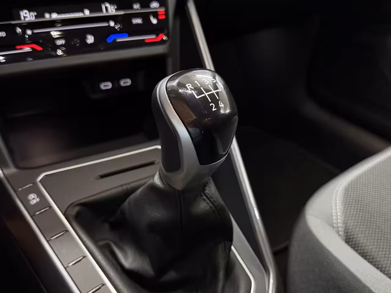 Volkswagen Polo 1.0 TSI Style Black Edition Business | Matrix LED | IQ.Light |CarPlay | Stoelverwarming |
