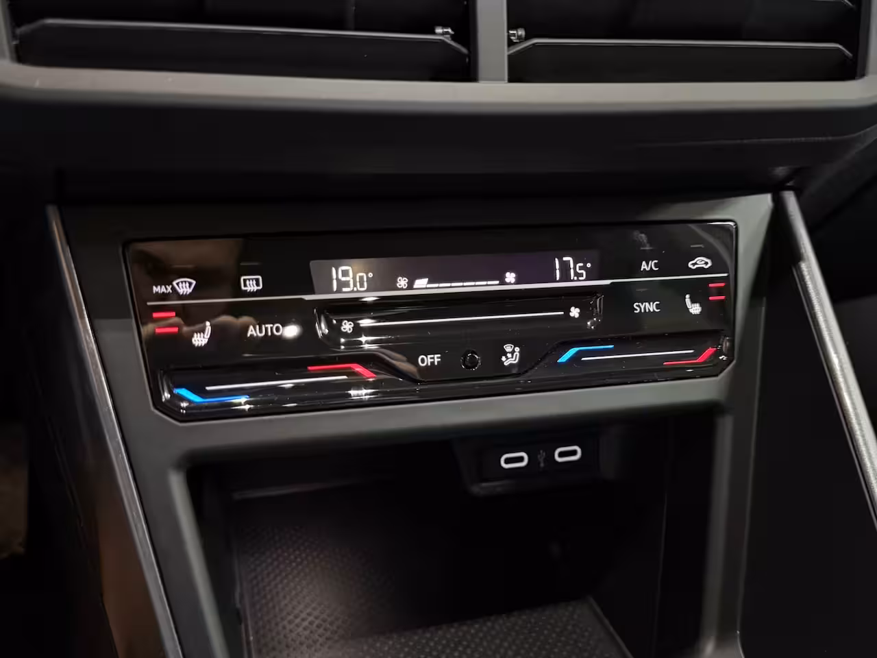 Volkswagen Polo 1.0 TSI Style Black Edition Business | Matrix LED | IQ.Light |CarPlay | Stoelverwarming |