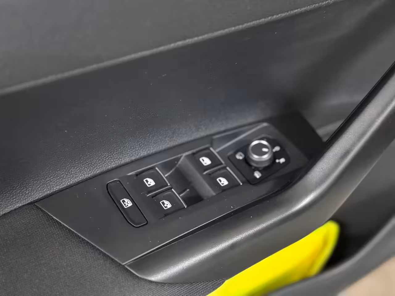 Volkswagen Polo 1.0 TSI Style Black Edition Business | Matrix LED | IQ.Light |CarPlay | Stoelverwarming |
