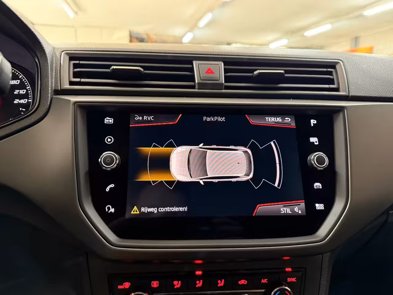 Seat Ibiza 1.0 TSI Style Business Intense | NAP | 95PK | ACC | Camera | Parkeersensoren | LED | Touch