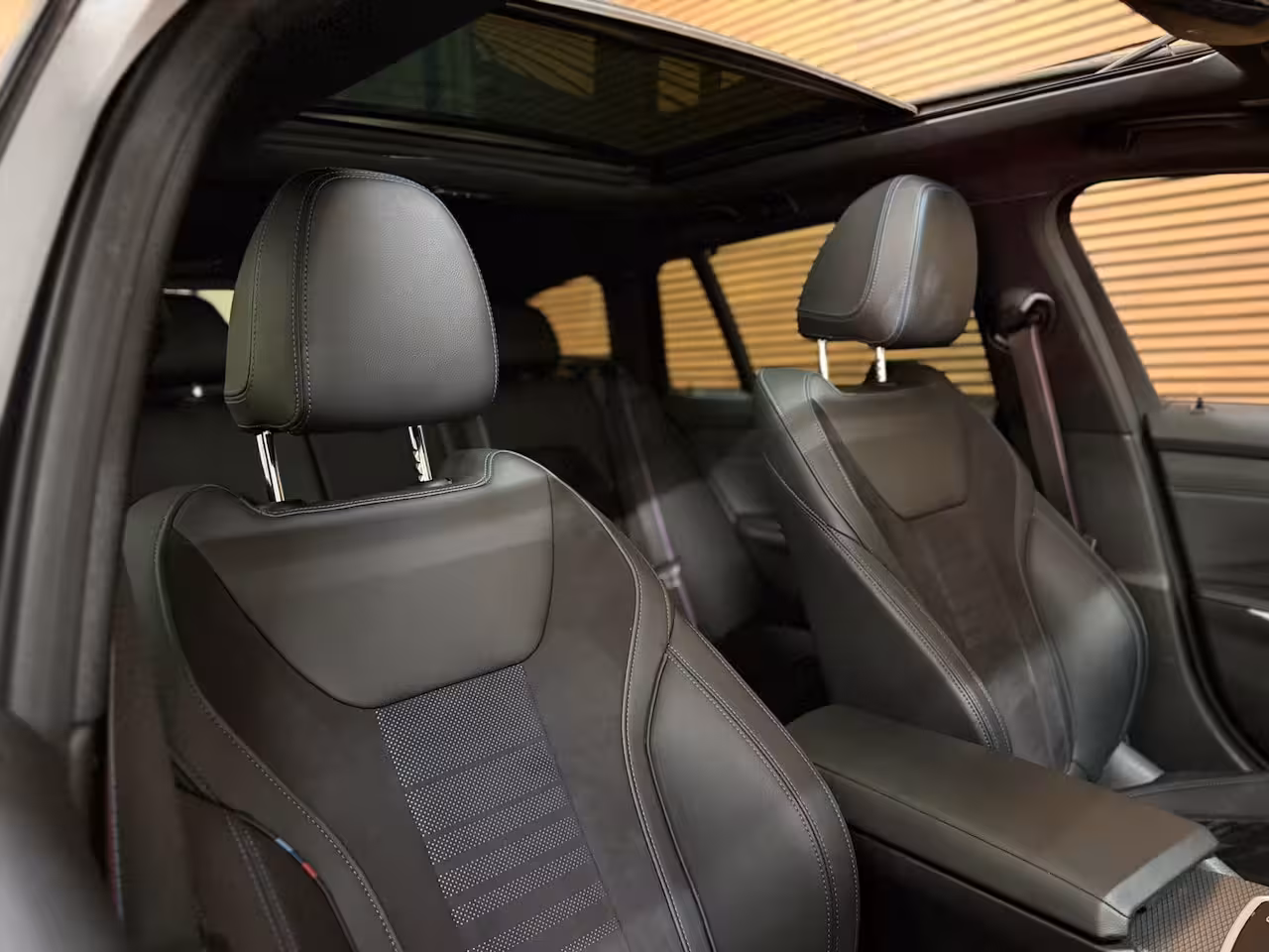 BMW 3-serie Touring 330e M-Sport Pro | LCI | Dravitgrau | 292PK | Plug-in Hybrid |Carplay | 19” | Harman Kardo